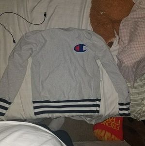 Champion pull over
